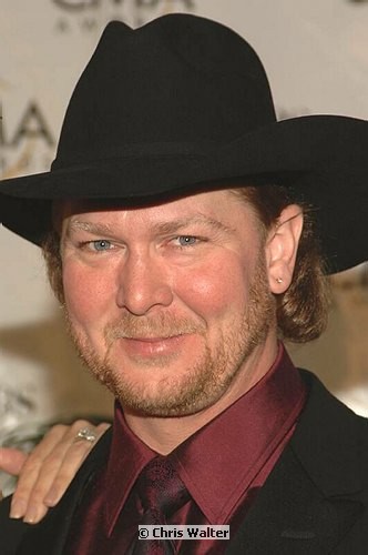 Photo of Tracy Lawrence<br>at the 38th Annual CMA Awards at The Grand Ole Opry in Nashville, November 9th 2004. , reference; DSCF0570a