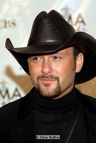 Photo of Tim McGraw<br>at the 38th Annual CMA Awards at The Grand Ole Opry in Nashville, November 9th 2004. Photos by Chris Walter/Photofeatures. , reference; DSCF0714a