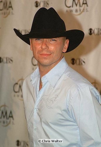 Photo of Kenny Chesney<br>at the 38th Annual CMA Awards at The Grand Ole Opry in Nashville, November 9th 2004. Photos by Chris Walter/Photofeatures. , reference; DSCF0787a