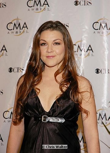 Photo of Gretchen Wilson<br>at the 38th Annual CMA Awards at The Grand Ole Opry in Nashville, November 9th 2004. Photos by Chris Walter/Photofeatures. , reference; DSC_1381a