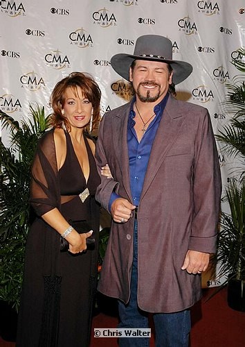 Photo of Buddy Jewel and guest<br>at the 38th Annual CMA Awards at The Grand Ole Opry in Nashville, November 9th 2004. Photos by Chris Walter/Photofeatures. , reference; DSC_1393a