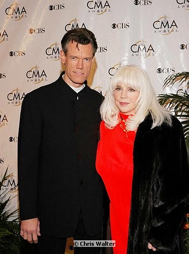 Photo of Randy Travis and wife Elizabeth Hatcher Travis<br>at the 38th Annual CMA Awards at The Grand Ole Opry in Nashville, November 9th 2004. Photos by Chris Walter/Photofeatures. , reference; DSC_1395a