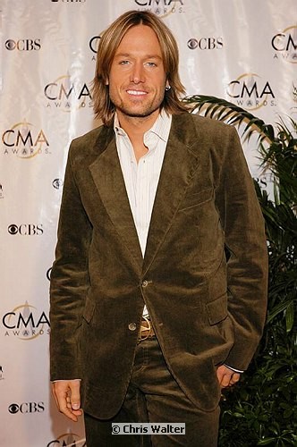 Photo of Keith Urban<br>at the 38th Annual CMA Awards at The Grand Ole Opry in Nashville, November 9th 2004. Photos by Chris Walter/Photofeatures. , reference; DSC_1420a