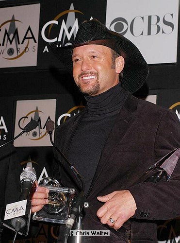 Photo of Tim McGraw - Single Of the Year Award<br>at the 38th CMA (Country Music Association) in Nashville, Nov 9th, 2004. Photos by Chris Walter. , reference; DSC_1452a