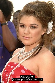 Photo of Kelly Clarkson<br>at American Idol 3 Finale, Kodak Theater in Hollywood, May 26th 2004. , reference; DSCF2567a