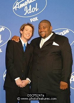 Photo of Clay Aiken and Ruben Studdard<br>at the finals of the second series of &quotAmerican Idol' at Universal Amphitheatre. , reference; DSCF5247a