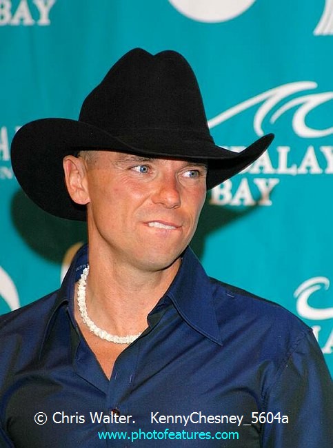 Photo of 2005 ACM Awards for media use , reference; KennyChesney_5604a,www.photofeatures.com