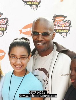 Photo of Jamie Foxx and daughter <br>at 2005 Kids' Choice Awards at UCLA Pauley Pavilion, April 1st 2005, Photo by Chris Walter/Photofeatures , reference; DSCF1429a