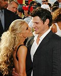 Photo of Jessica Simpson and Nick Lachey<br>at the 2005 MTV Movie Awards at the Shrine Auditorium in Los Angeles, June 4th 2005