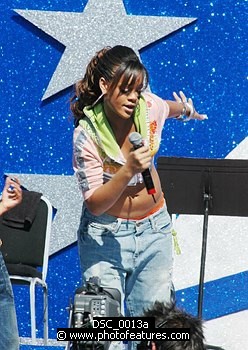 Photo of Rihanna performs at the NFL Opening Kickoff 2005 at the Los Angeles Coliseum , reference; DSC_0013a