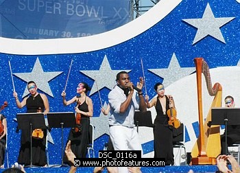 Photo of Kanye West performs at the NFL Opening Kickoff 2005 at the Los Angeles Coliseum , reference; DSC_0116a