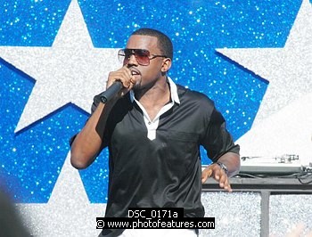 Photo of Kanye West performs at the NFL Opening Kickoff 2005 at the Los Angeles Coliseum , reference; DSC_0171a