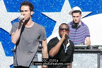Photo of Maroon 5's Adam Levine and Kanye West performs at the NFL Opening Kickoff 2005 at the Los Angeles Coliseum , reference; DSC_0181a