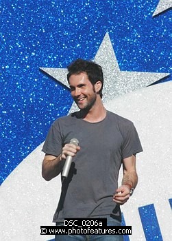 Photo of Maroon 5's Adam Levine performs at the NFL Opening Kickoff 2005 at the Los Angeles Coliseum , reference; DSC_0206a