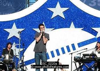 Photo of Maroon 5 performs at the NFL Opening Kickoff 2005 at the Los Angeles Coliseum , reference; DSC_0220a