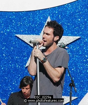 Photo of Maroon 5's Adam Levine performs at the NFL Opening Kickoff 2005 at the Los Angeles Coliseum , reference; DSC_0229a
