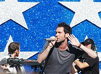 Photo of Maroon 5's Adam Levine performs at the NFL Opening Kickoff 2005 at the Los Angeles Coliseum