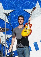 Photo of Maroon 5's Adam Levine performs at the NFL Opening Kickoff 2005 at the Los Angeles Coliseum