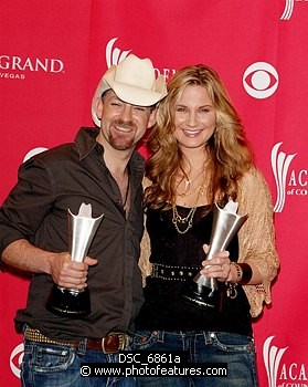 Photo of Sugarland - Kristian Bush and Jennifer Nettles at the 2006 Academy Of Country Music Awards at MGM Grand in Las Vegas, May 23rd 2006.<br>Photo by Chris Walter/Photofeatures , reference; DSC_6861a