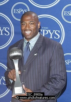 Photo of Shaun Alexander , reference; DSC_8900a