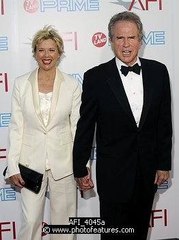Photo of Annette Bening and Warren Beatty at the 37th AFI Life Achievement Awards Honoring Michael Douglas at Sony Studios, Culver City on June 11th 2009.  , reference; AFI_4045a