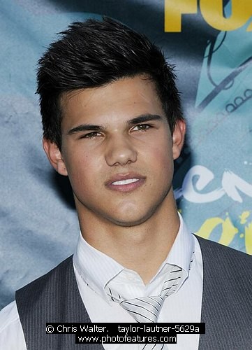 Photo of Teen Choice 2009 Awards by Chris Walter , reference; taylor-lautner-5629a,www.photofeatures.com