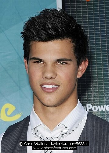 Photo of Teen Choice 2009 Awards by Chris Walter , reference; taylor-lautner-5633a,www.photofeatures.com