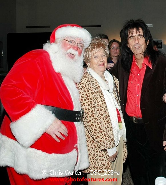 Photo of Alice Cooper Christmas Pudding 2005 for media use , reference; DSC_2384a,www.photofeatures.com