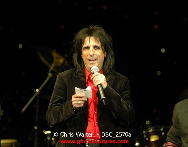 Photo of Alice Cooper Christmas Pudding 2005 for media use , reference; DSC_2570a,www.photofeatures.com