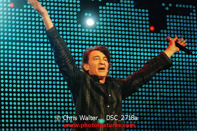 Photo of Alice Cooper Christmas Pudding 2005 for media use , reference; DSC_2718a,www.photofeatures.com