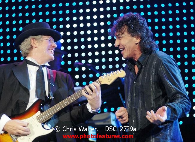 Photo of Alice Cooper Christmas Pudding 2005 for media use , reference; DSC_2729a,www.photofeatures.com