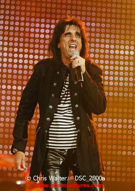 Photo of Alice Cooper Christmas Pudding 2005 for media use , reference; DSC_2800a,www.photofeatures.com