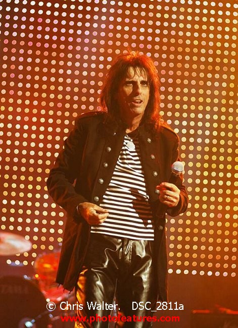 Photo of Alice Cooper Christmas Pudding 2005 for media use , reference; DSC_2811a,www.photofeatures.com