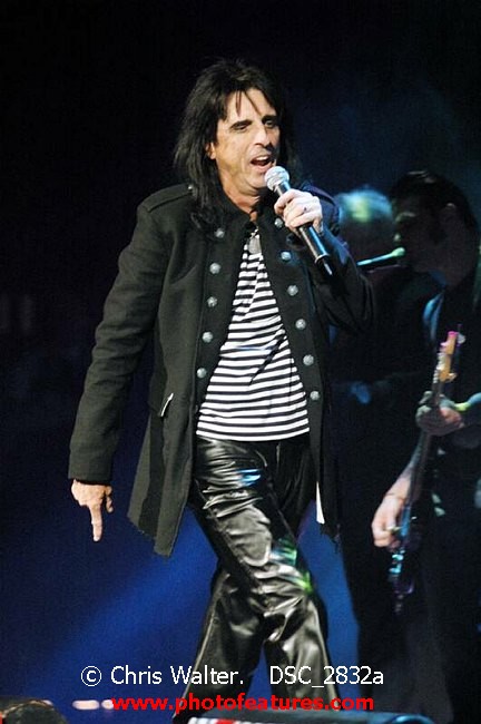 Photo of Alice Cooper Christmas Pudding 2005 for media use , reference; DSC_2832a,www.photofeatures.com