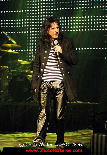 Photo of Alice Cooper Christmas Pudding 2005 for media use , reference; DSC_2836a,www.photofeatures.com