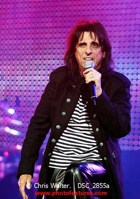 Photo of Alice Cooper Christmas Pudding 2005 for media use , reference; DSC_2855a,www.photofeatures.com