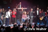 Alice Cooper Christmas Pudding Finale<br>at Alice Cooper's Christmas Pudding show to benefit his Solid Rock Foundation for children, Dodge Theatre in Phoenix, December 17th 2005.<br>