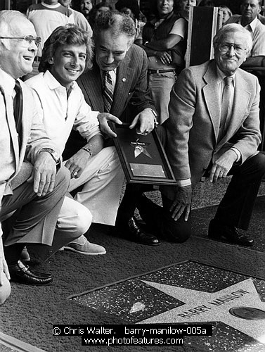 Photo of Barry Manilow by Chris Walter , reference; barry-manilow-005a,www.photofeatures.com