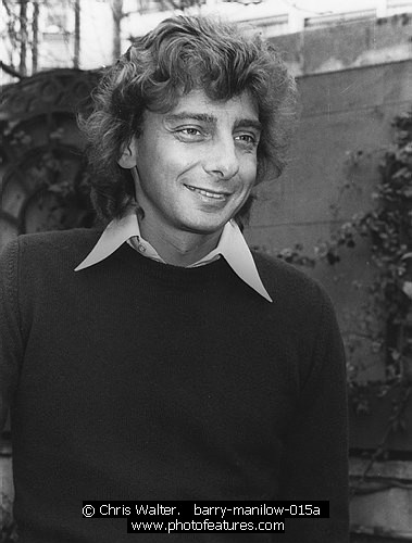 Photo of Barry Manilow by Chris Walter , reference; barry-manilow-015a,www.photofeatures.com