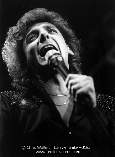 Photo of Barry Manilow by Chris Walter , reference; barry-manilow-018a,www.photofeatures.com