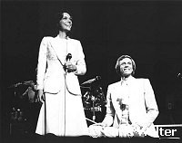 Carpenters 1976 Karen Carpenter and Richard Carpenter<br> Chris Walter<br>