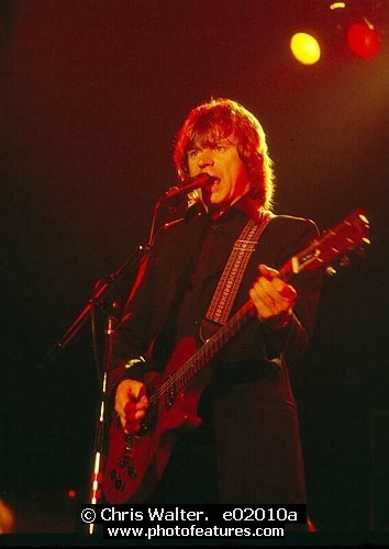 Dave Edmunds e02010a photography by © Chris Walter Photo of Dave Edmunds for media use , reference; e02010a,www.photofeatures.com