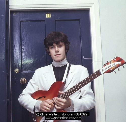 Photo of Donovan by Chris Walter , reference; donovan-68-032a,www.photofeatures.com
