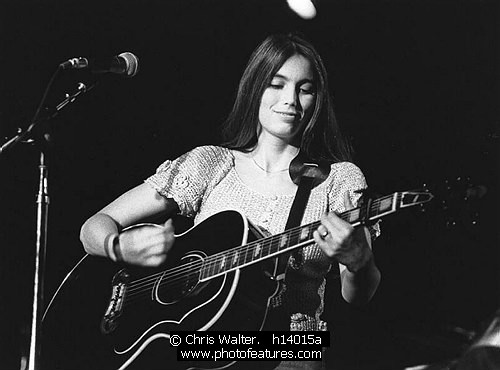 Photo of Emmylou Harris by Chris Walter , reference; h14015a,www.photofeatures.com