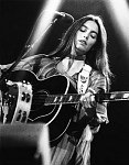 Photo of Emmylou Harris 1977<br> Chris Walter<br>