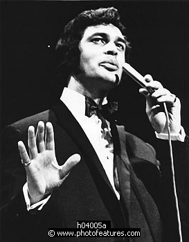Photo of Engelbert Humperdinck by Chris Walter , reference; h04005a,www.photofeatures.com