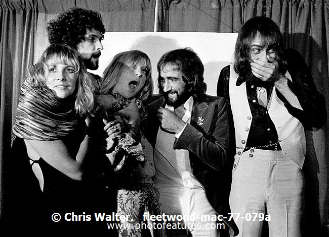 Fleetwood Mac fleetwood-mac-77-079a photography by © Chris Walter Photo of Fleetwood Mac for media use , reference; fleetwood-mac-77-079a,www.photofeatures.com