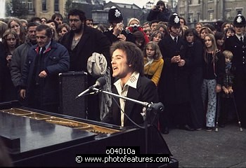 Photo of Gilbert O'Sullivan by © Chris Walter , reference; o04010a,www.photofeatures.com