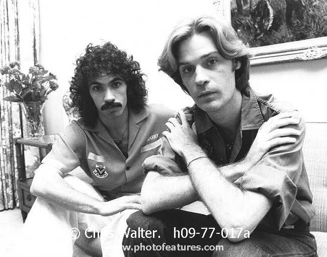Daryl Hall and John Oates h09-77-017a photography by © Chris Walter Photo of Daryl Hall and John Oates for media use , reference; h09-77-017a,www.photofeatures.com
