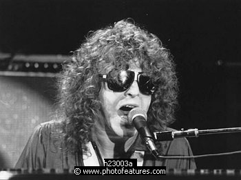 Photo of Ian Hunter by Chris Walter , reference; h23003a,www.photofeatures.com